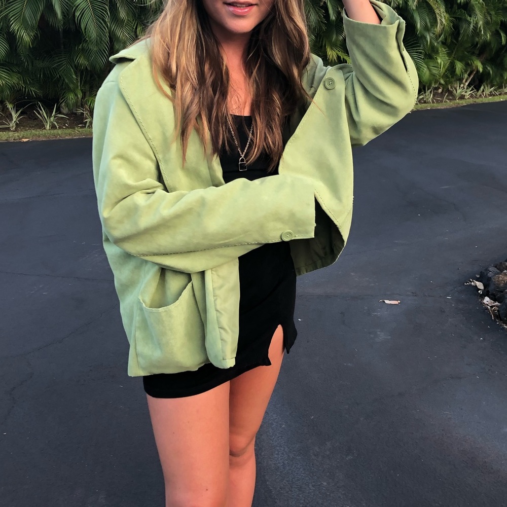 GREEN BLAZER